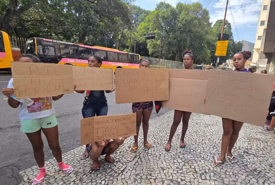 Moradores Protestam
