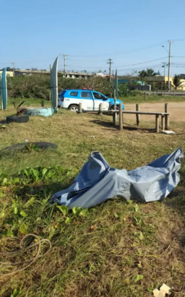 Corpo de Mulher Encontrado Boiando