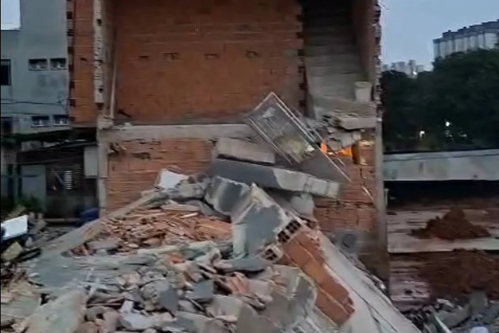destroços