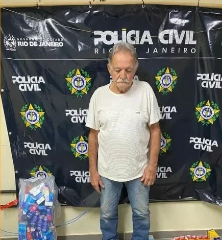 Idoso Preso em Farmácia Clandestina em São Gonçalo