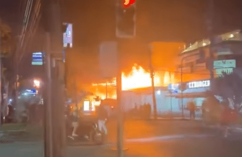 Incêndio Devasta Bar na Barra da Tijuca
