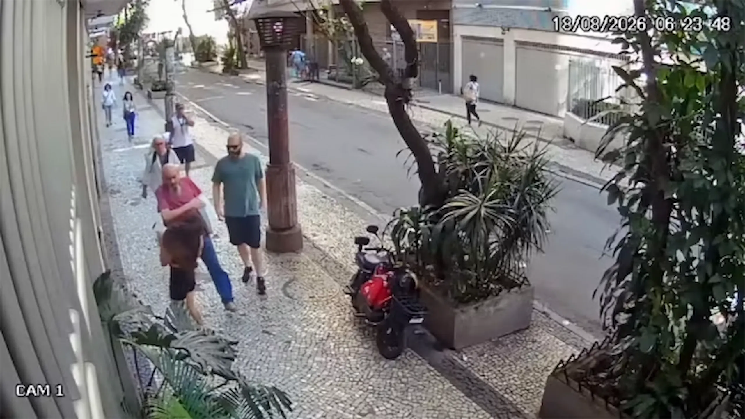 Entregadora Agredida no Flamengo