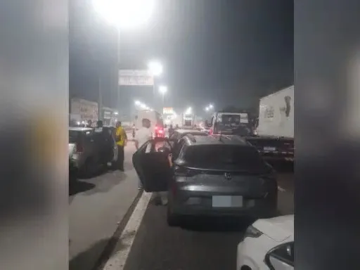Avenida Brasil fecha