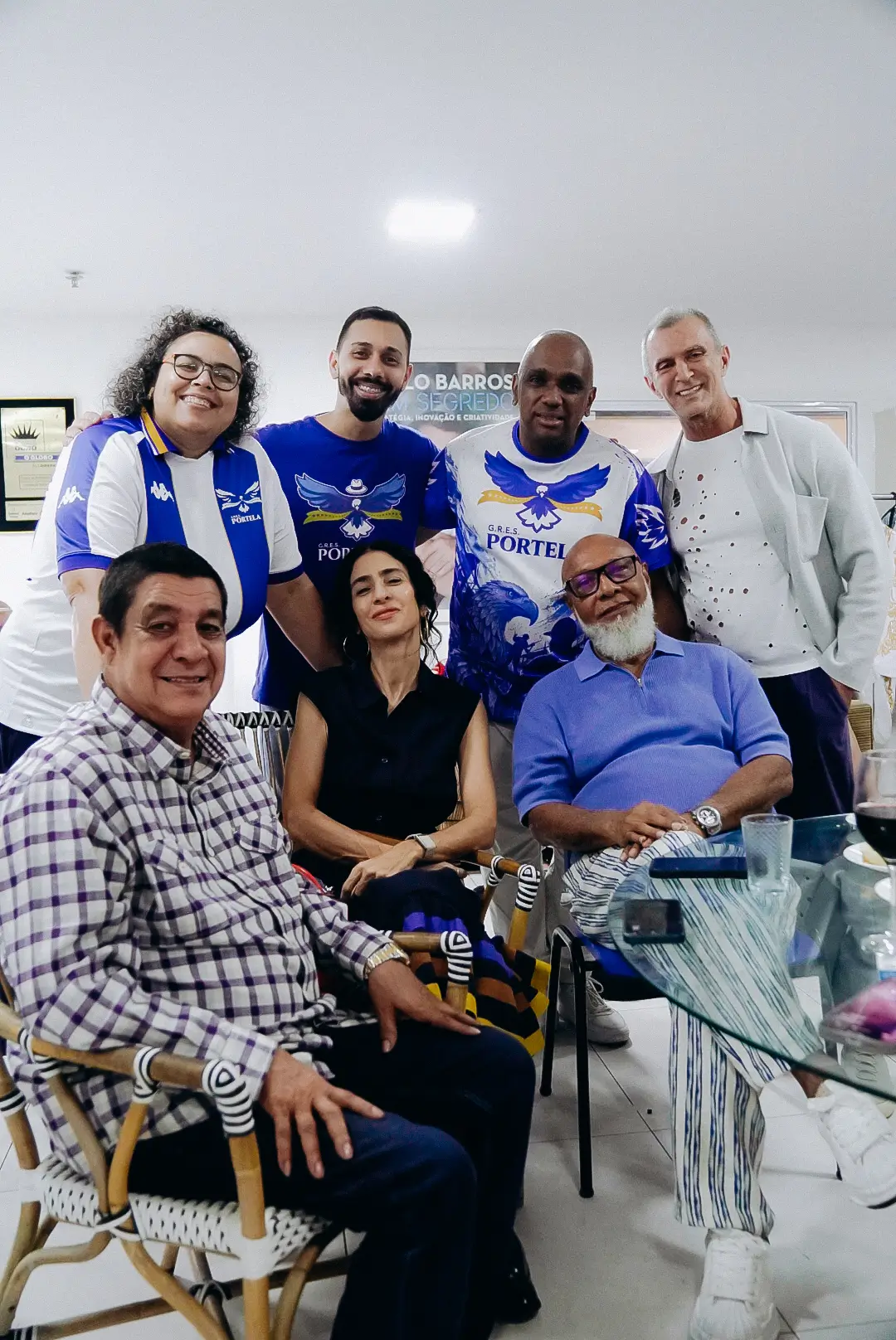 Zeca Pagodinho, Marisa Monte e Mauro Diniz visitam barracão da Portela