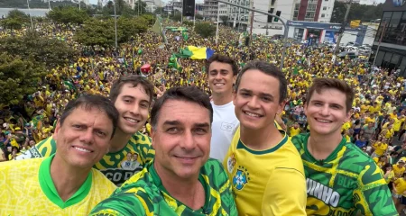 Passaeata-flávio-bolsonaro-2