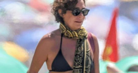 andrea-beltrao-usa-bengala-praia-recuperacao-cirurgia-rio-fonte0 andrea-beltrao-usa-bengala-praia-recuperacao-cirurgia-rio-fonte0