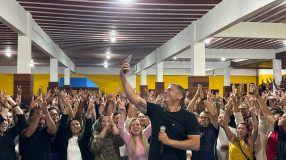 comite-do-pl-lota-em-cabo-frio-apoio-flavio-bolsonaro-fonte0 comite-do-pl-lota-em-cabo-frio-apoio-flavio-bolsonaro-fonte0