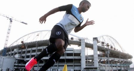 ex-botafogo-cidinho-processa-clube-lesoes-joelho-fonte0