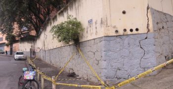 muro-de-colegio-estadual-no-meier-tem-risco-de-queda-fonte0