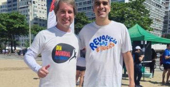 mutirao-recolhe-lixo-praia-de-copacabana-dia-mundial-da-limpeza-fonte0 mutirao-recolhe-lixo-praia-de-copacabana-dia-mundial-da-limpeza-fonte0