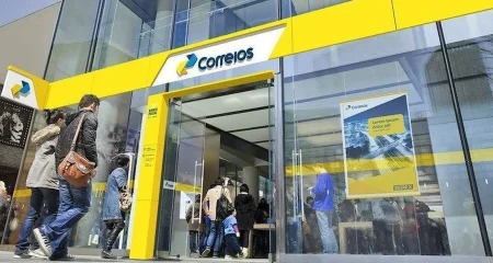 Banco do Brasil firma contrato de R$ 2,3 bilhões com Correios sem licitação, gerando debate sobre dispensa de concorrência