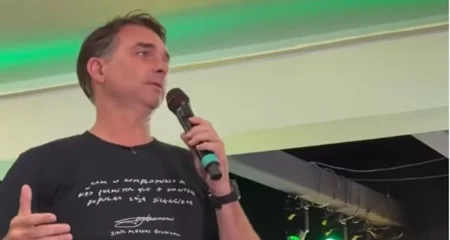 Flávio Bolsonaro dispara: "Lula perdeu a noção" ao atacar o agronegócio brasileiro em Santa Catarina