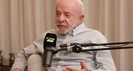 Lula nega tática eleitoreira em fim das apostas online e aumento do Bolsa Família, mas admite timing da eleição