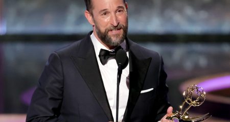 noah-wyle-eleito-homem-mais-sexy-do-mundo-2026-fonte0-1 noah-wyle-eleito-homem-mais-sexy-do-mundo-2026-fonte0-1