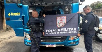 pm-impede-roubo-de-carga-de-carne-pavuna-avenida-martin-luther-fonte0