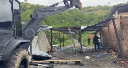 pm-retira-6-toneladas-barricadas-madureira-fonte0 pm-retira-6-toneladas-barricadas-madureira-fonte0