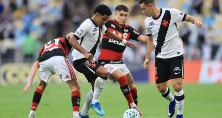 vasco-x-flamengo-torcida-dividida-nilton-santos-fonte0